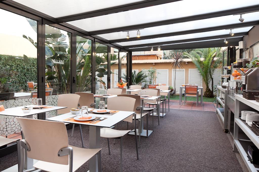 Aparthotel Silver Барселона Екстериор снимка