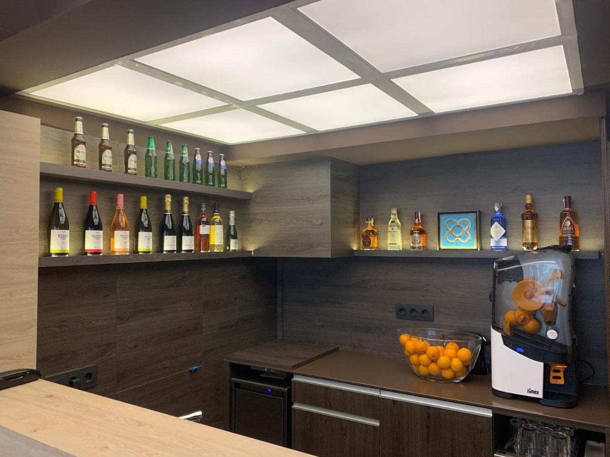 Aparthotel Silver Барселона Екстериор снимка